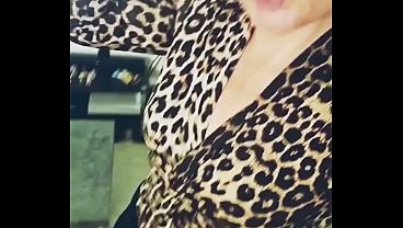 Hey you, your sexy MILF is horny, come play with me